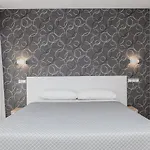 Pensión Rosales 3*