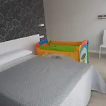 Pensión Rosales 3*