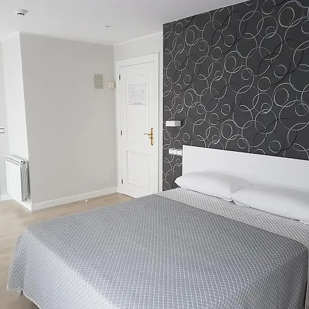 게스트하우스 Rosales 3*