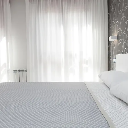 게스트하우스 Rosales 3*